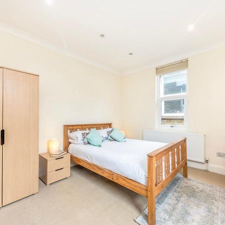 Stylish & Spacious 3 Bed Victorian House Sleeps Up To 7 - Near O2, Museums, Excel, Mazehill Station 12 Mins Direct Into London Bridge 外观 照片