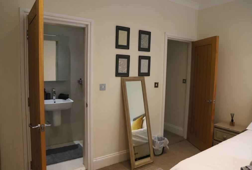 Stylish & Spacious 3 Bed Victorian House Sleeps Up To 7 - Near O2, Museums, Excel, Mazehill Station 12 Mins Direct Into London Bridge别墅 外观 照片